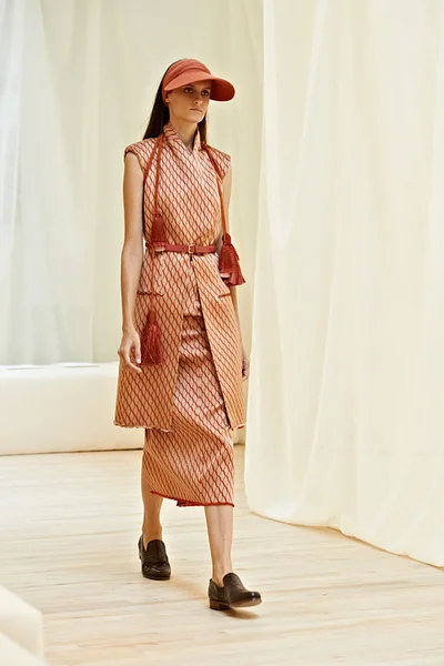 Look 9